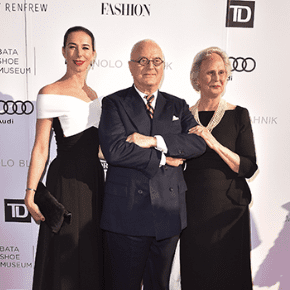 Photo of Manolo Blahnik with two woman at an event